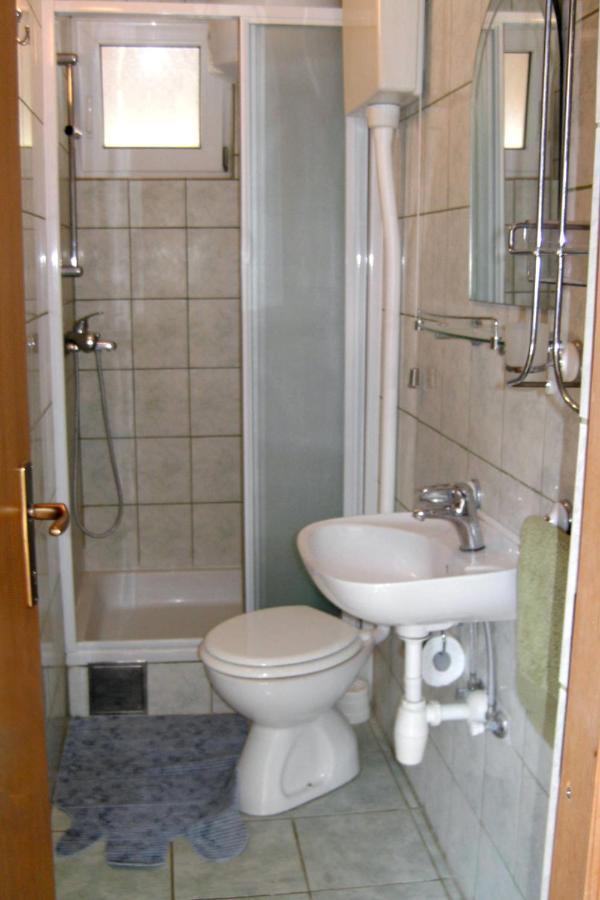 Apartment Zarace - Gdinj 4598A Exterior photo